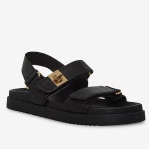 New Steve Madden Mona Sandal black leather new with box size 6.5